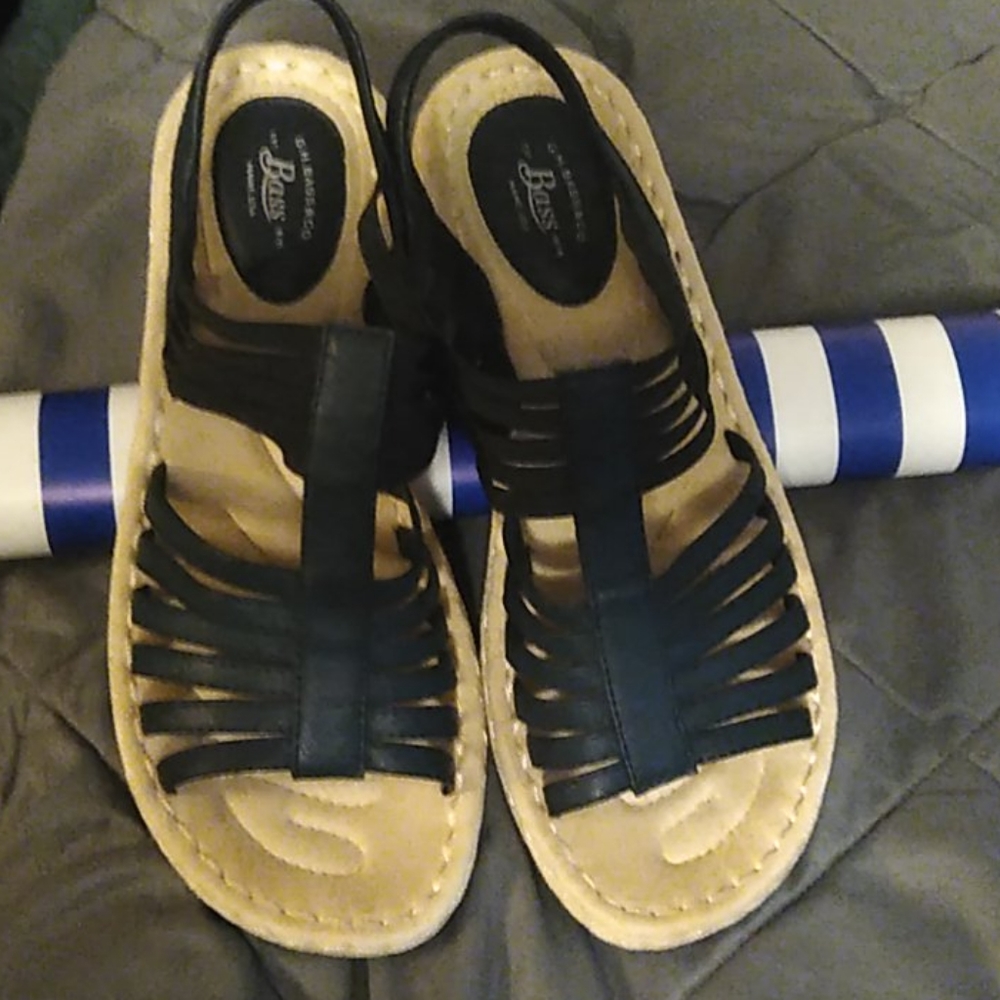 Leather sandals